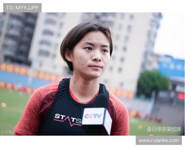 王霜呼吁社会关注女超联赛助力提升水平为国家队培养更多优秀人才