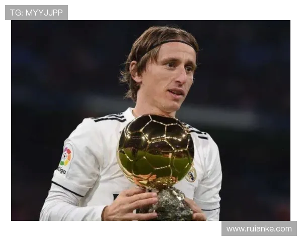 鲁梅尼格：莱万应得金球奖曾向因凡蒂诺求助