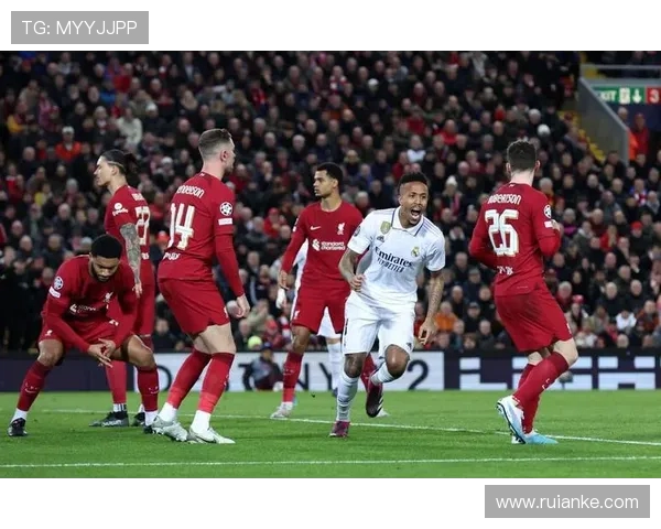 利物浦狂胜法兰克福射门次数18比1射正14比1优势明显